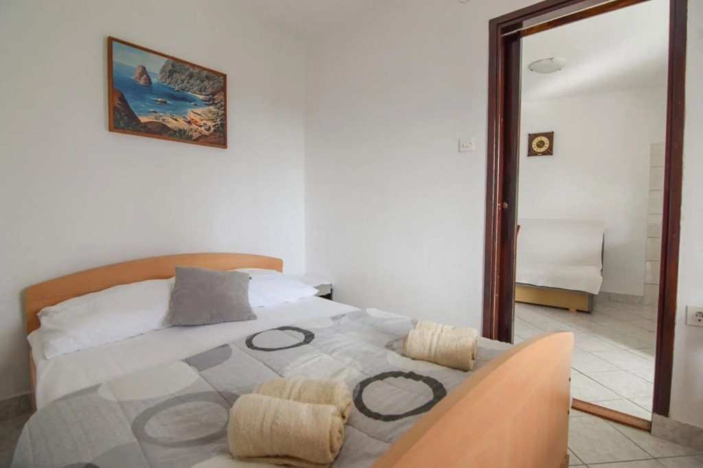 Apartment Pocrnja