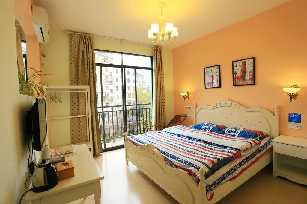 Shanshan gap Year Hotel