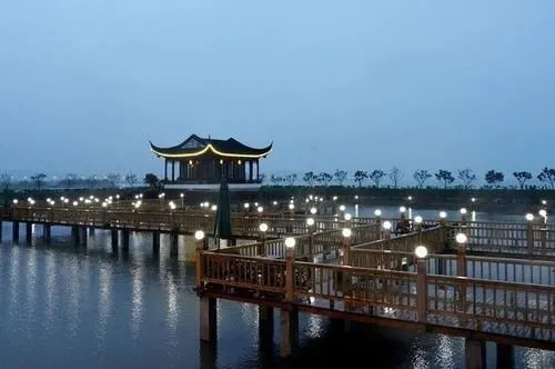 Luxiang Gucun Holiday Hotel