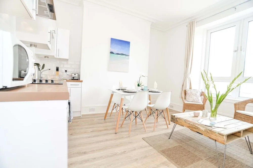 Modern Central Apartment