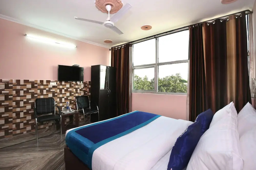 OYO 9740 Hotel Him Sagar