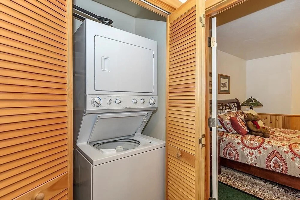 025 - Pacific Crest Trail Cabin