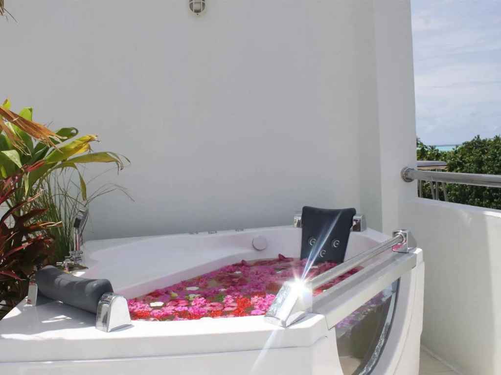 Tesoro Rasdhoo View Maldives