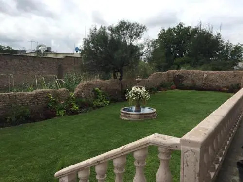 Los Nogales Inn