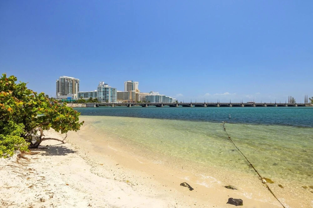 Las Brisas Flat 1 Bedroom Apartment Located Steps From Trendy Restaurants Bars