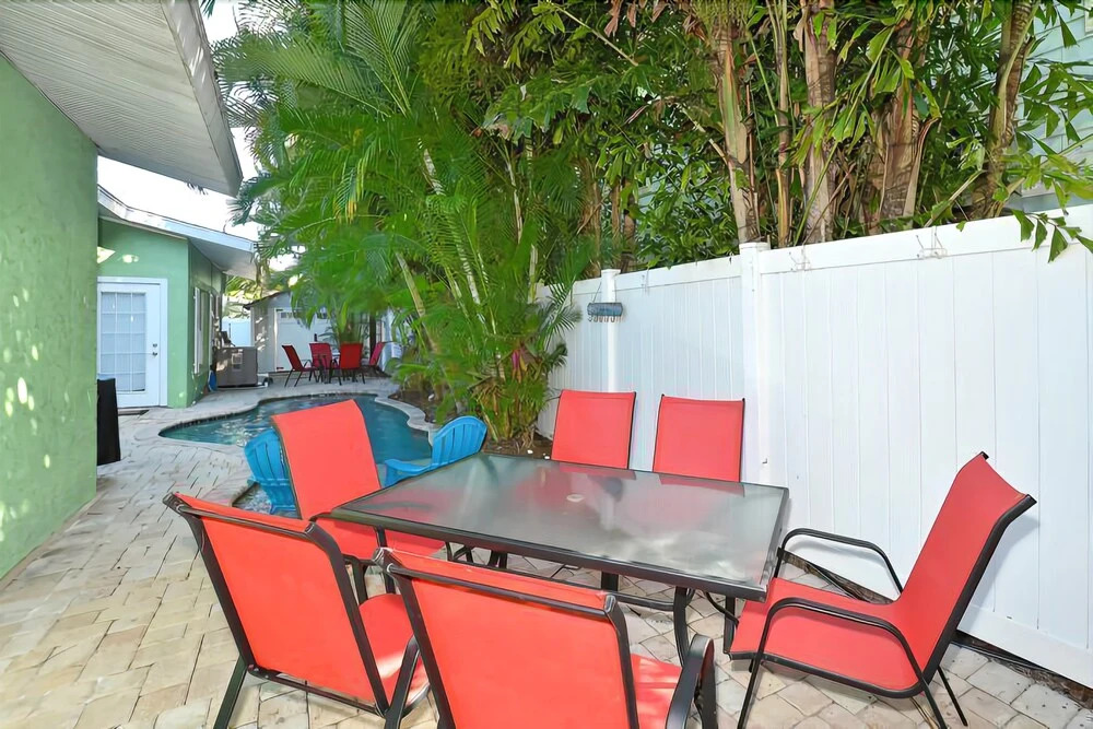 Seagrass Retreat 5 Bedrooms 3 Bathrooms Home