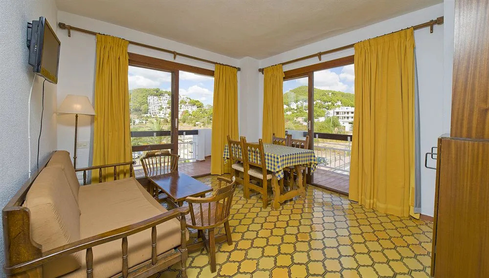 Apartamentos Cala LLonga Playa
