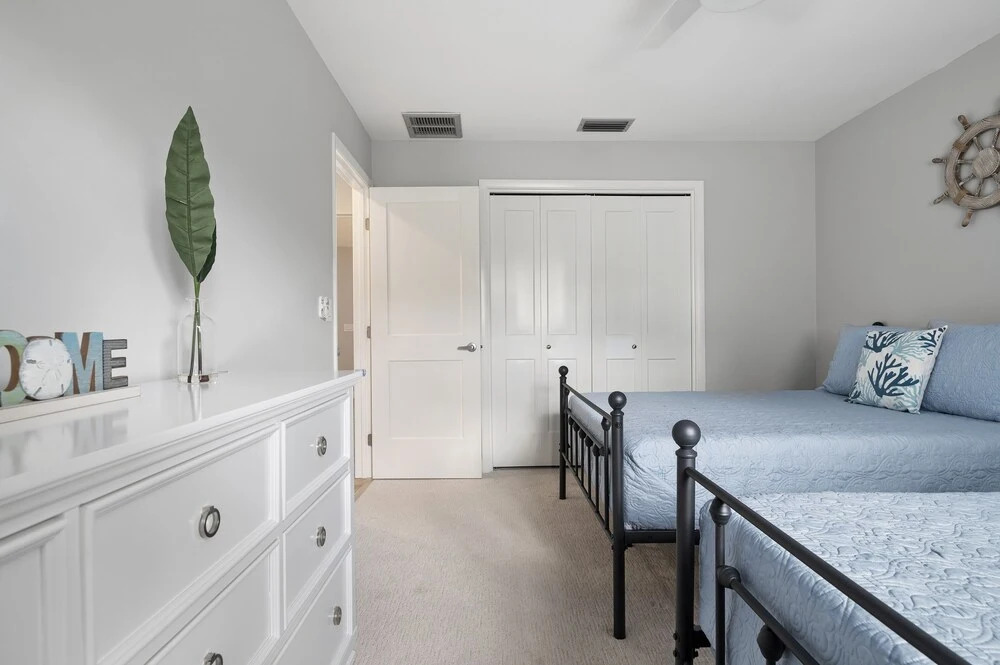 Blue Chill 3 Bedroom Home by RedAwning