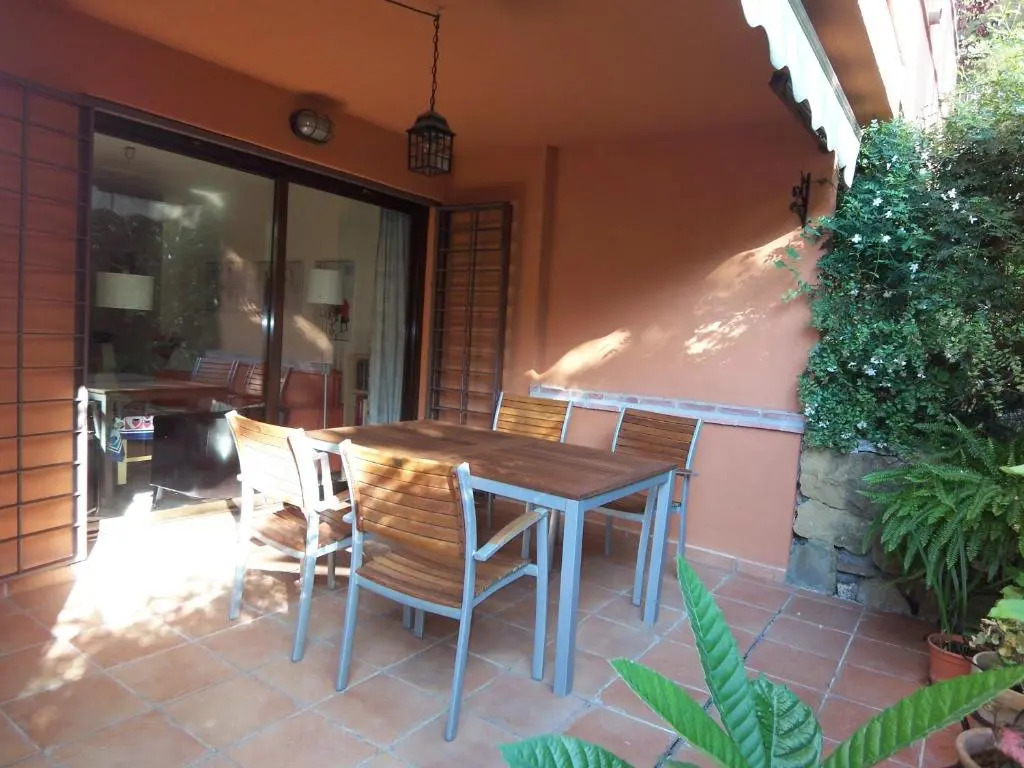 Apartamento de 2 habitaciones en el corazón de La Milla de Oro,Marbella