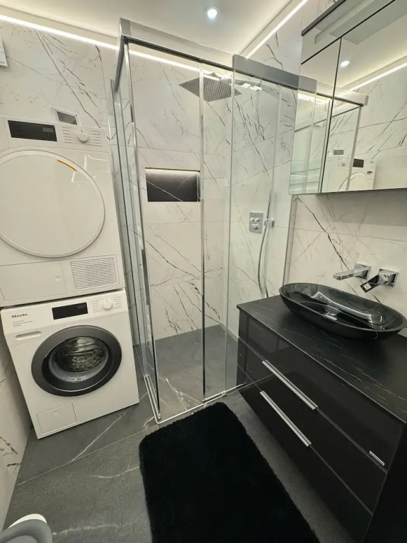Stylish Apt Near Belvedere 15 Min to Center