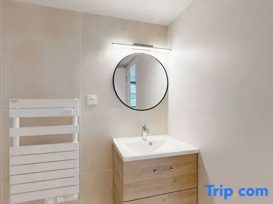 Room 1208 in a premium residence- Sport/laundry