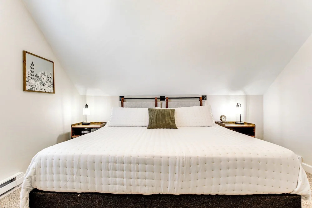 Charming Appleton Getaway ~ 3 Mi to Downtown!