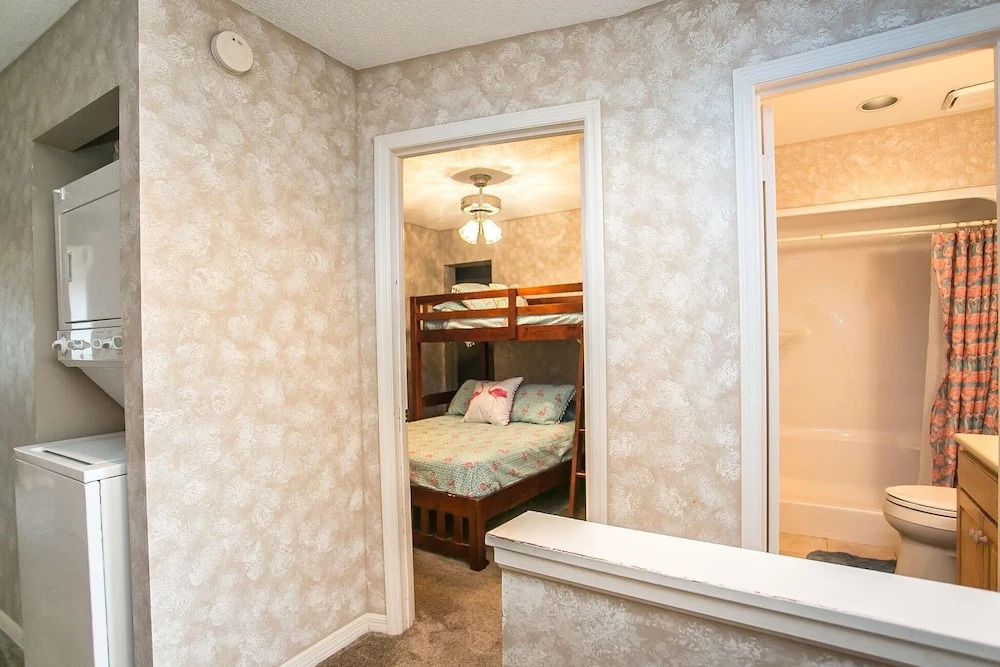 Sea Haven 522 [3/2.5] Free Activities! & Oceanfront Wifi Pool