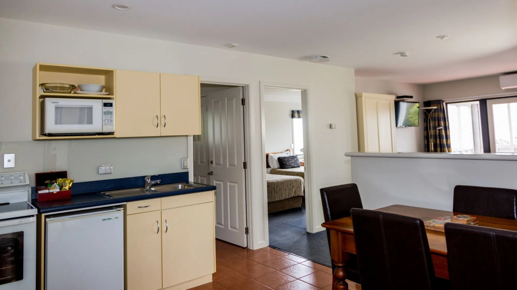 Baycrest Lodge