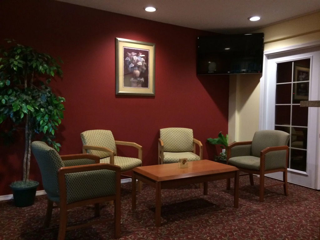 Sahara Courtyard Inn & Suites Osoyoos