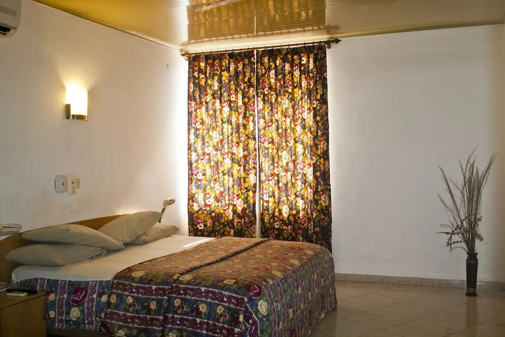 Kesdem Hotel