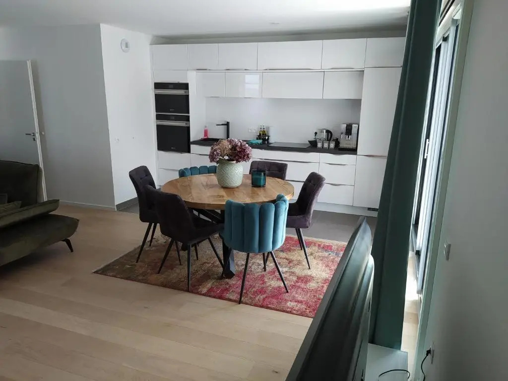 Magnifique F3, 75m² avec Parking privé et Terrasse