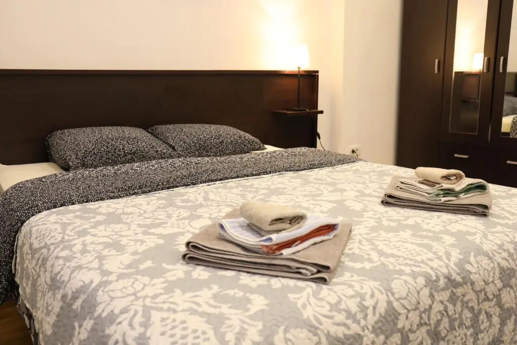 De Luxe Republic Square Apartment of 100sqm