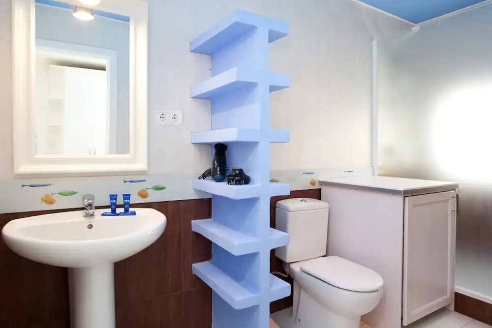 Lovely 1-bed Penthouse in Lesseps