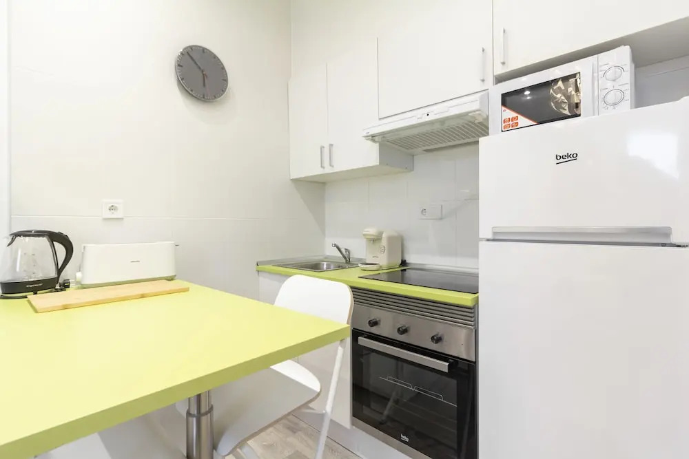 Dobo Homes Ronda De Valencia Apartment