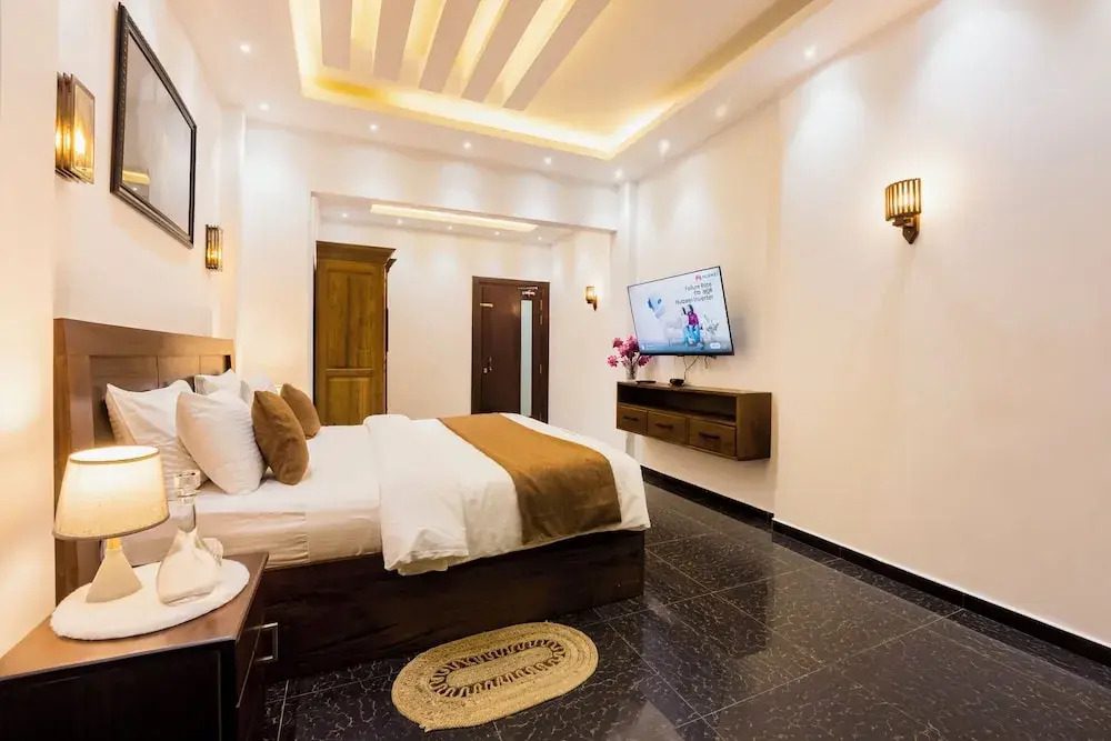 ThiThis Palace Mirissa