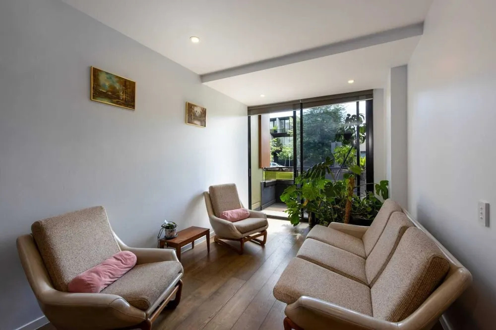 Cozy 1bed Unit in Leafy Carlton - 10 Mins From CBD