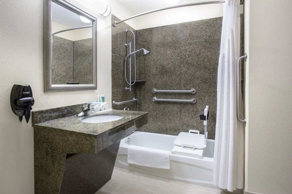 Holiday Inn Express and Suites Hotel - Pauls Valley by IHG