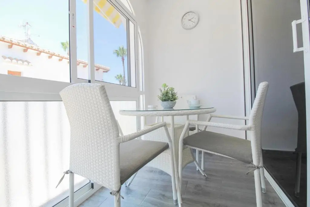 Costa Blanca Bungalow Lago jardin frente piscina 4 personas