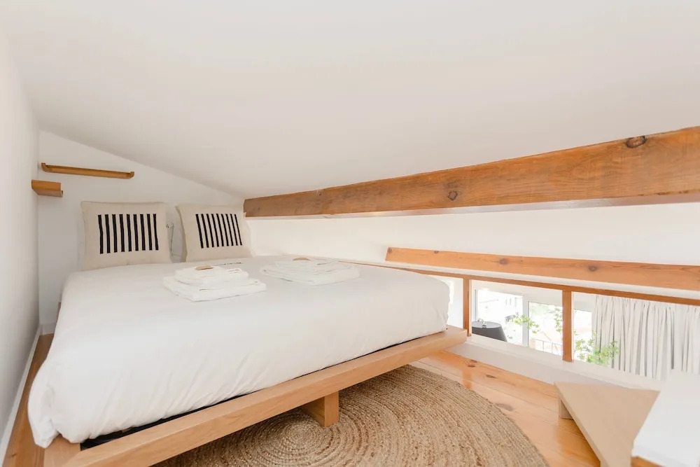Liiiving in Porto - Mezzanine Delight Apartment