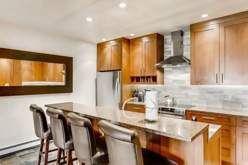 Ski In, Ski Out, 2 Bedroom Luxury Residence With Hot Tub Access And Expansive Views