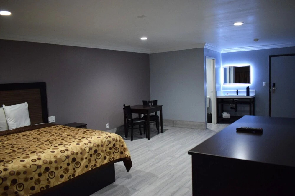 Willow Tree Inn & Suites