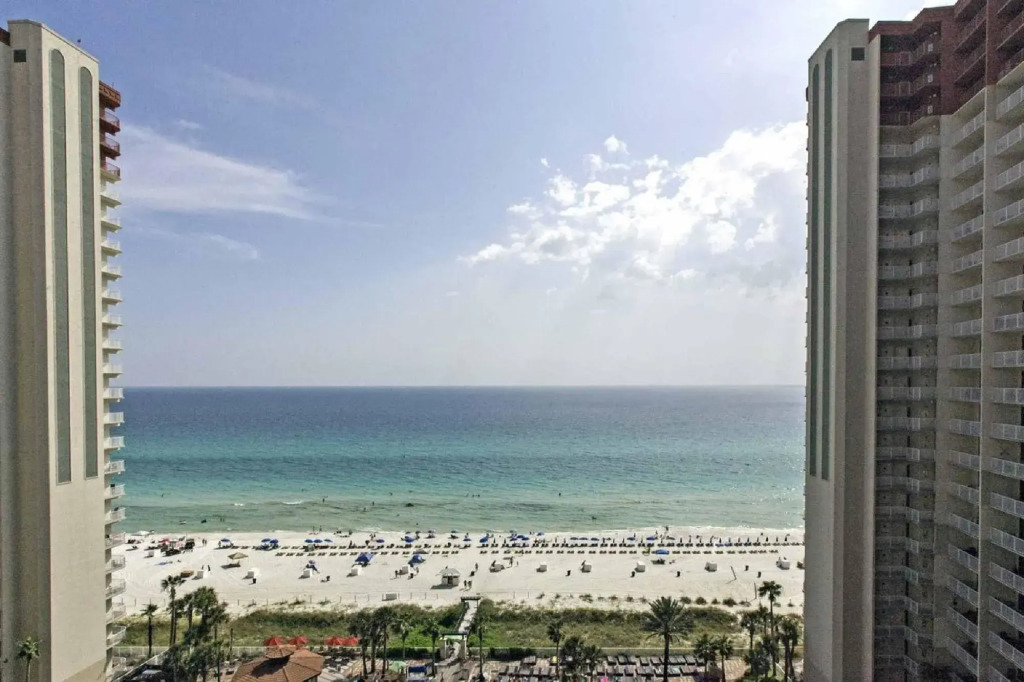 1214 Shores of Panama