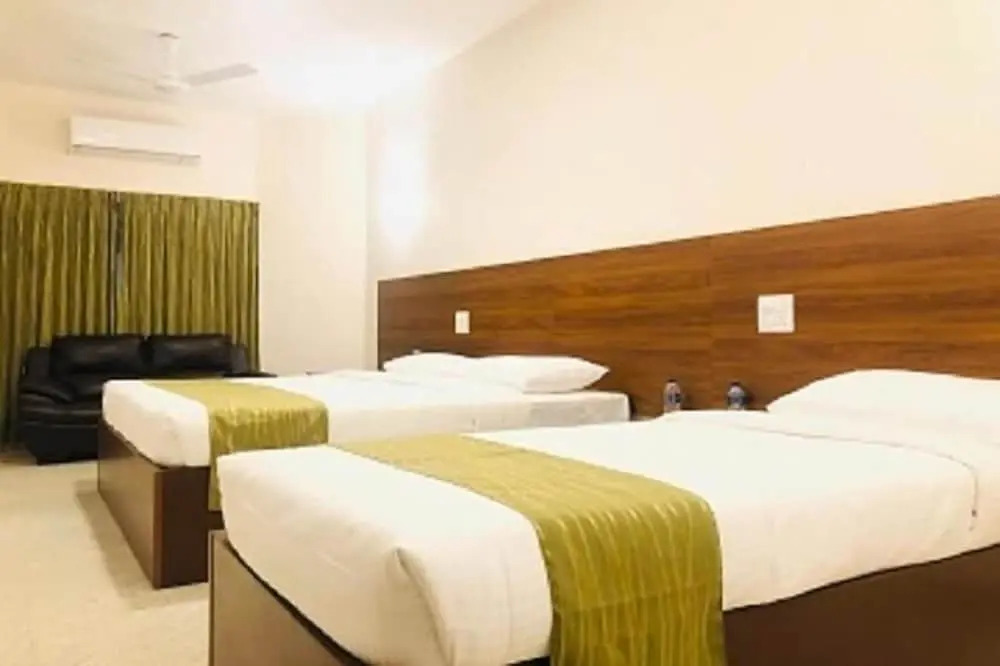 Sreeparthi Hotel