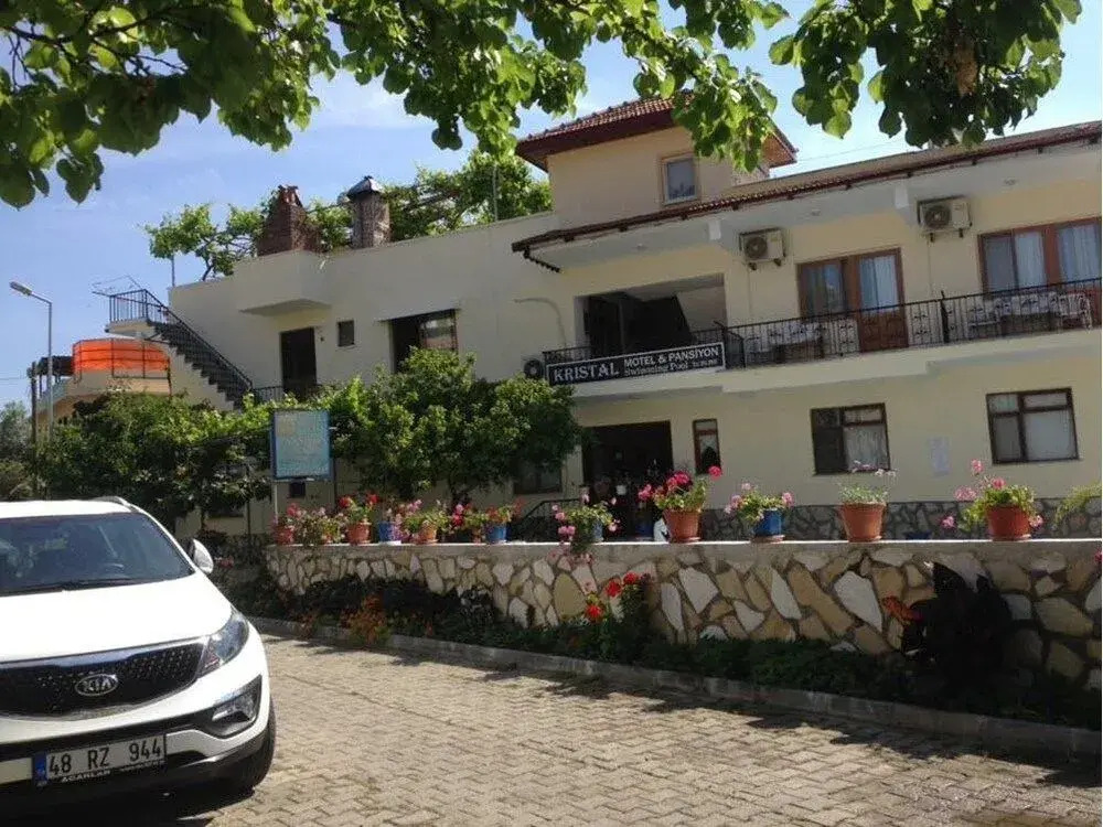 Kristal Motel