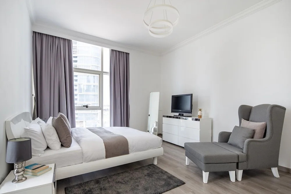 Ravishing 3BR Apartment With Amazing Marina Views