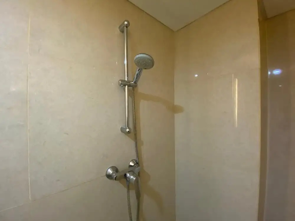 New And Homey Studio Apartment At Warhol (W/R) Residence