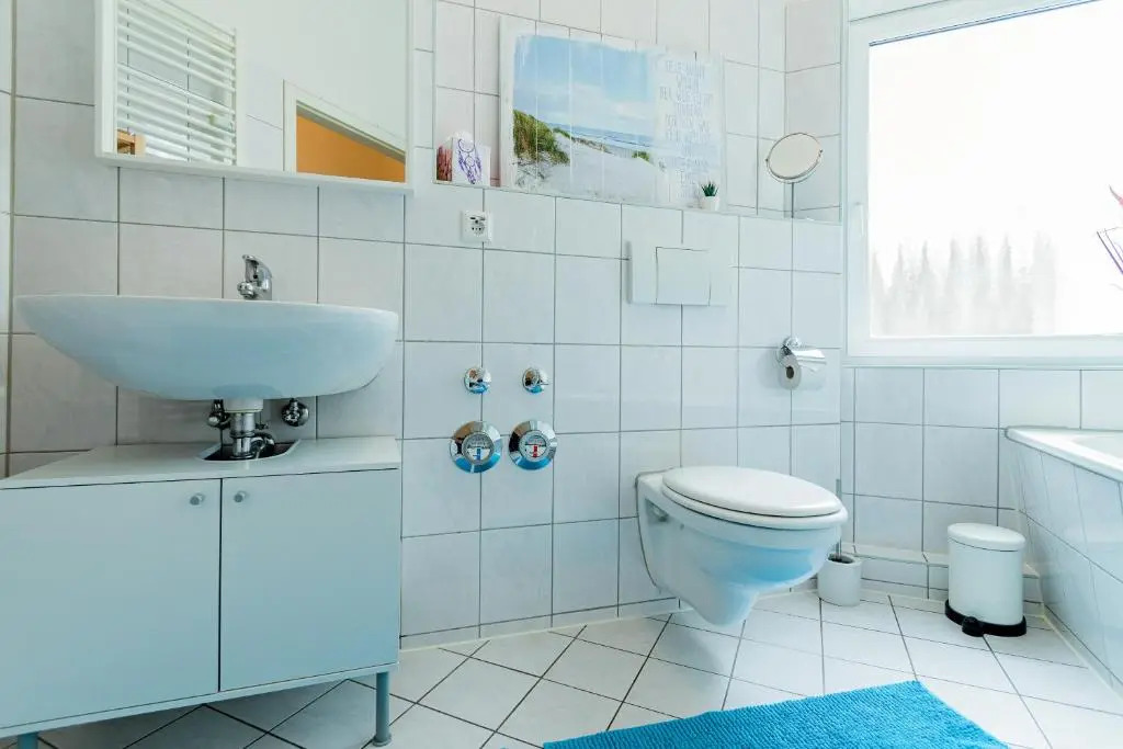 Helle Wohnung mit Balkon in grünen Innenhof - W-LAN, 4 Schlafplätze
