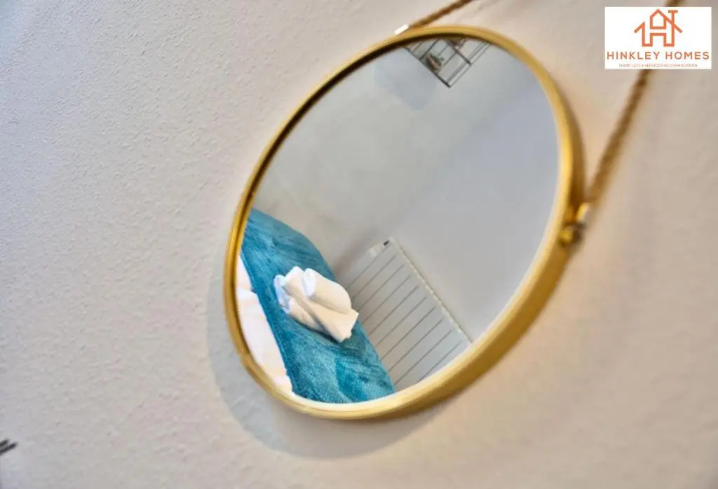 The Highstreet Retreat - Luxurious, Central & Spacious! By Hinkley Homes Short Lets & Serviced Accommodation