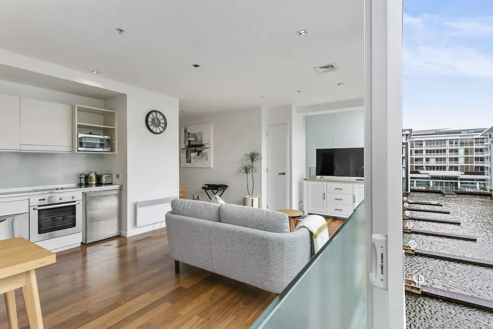 Light and convenient city living