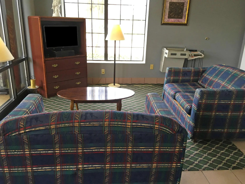 Nola Inn