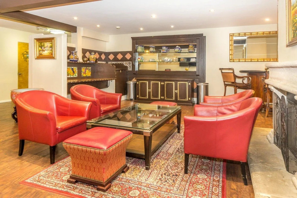 Lemon Tree Hotel and Suites