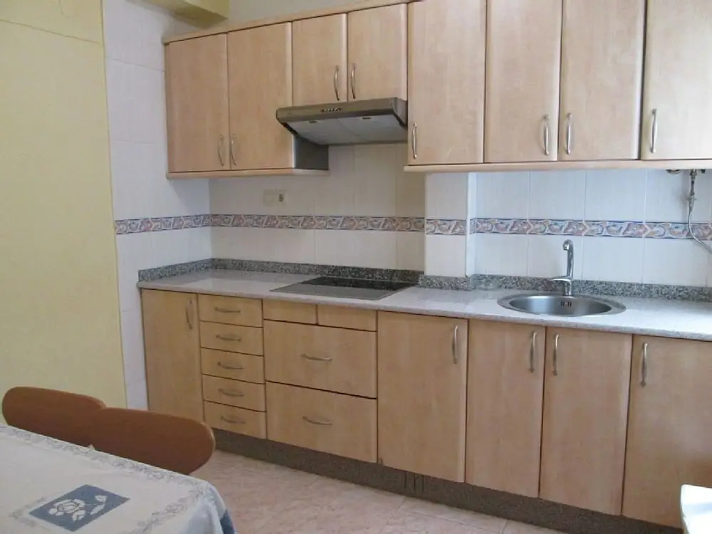 Galicia 100423 3 Bedroom Apartment by Mo Rentals