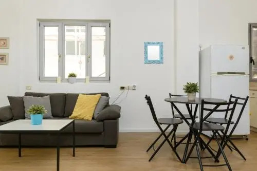 Beachfront 52 by Tlv 2 Rent