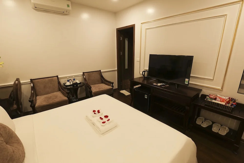 Royal Văn Phú Hotel