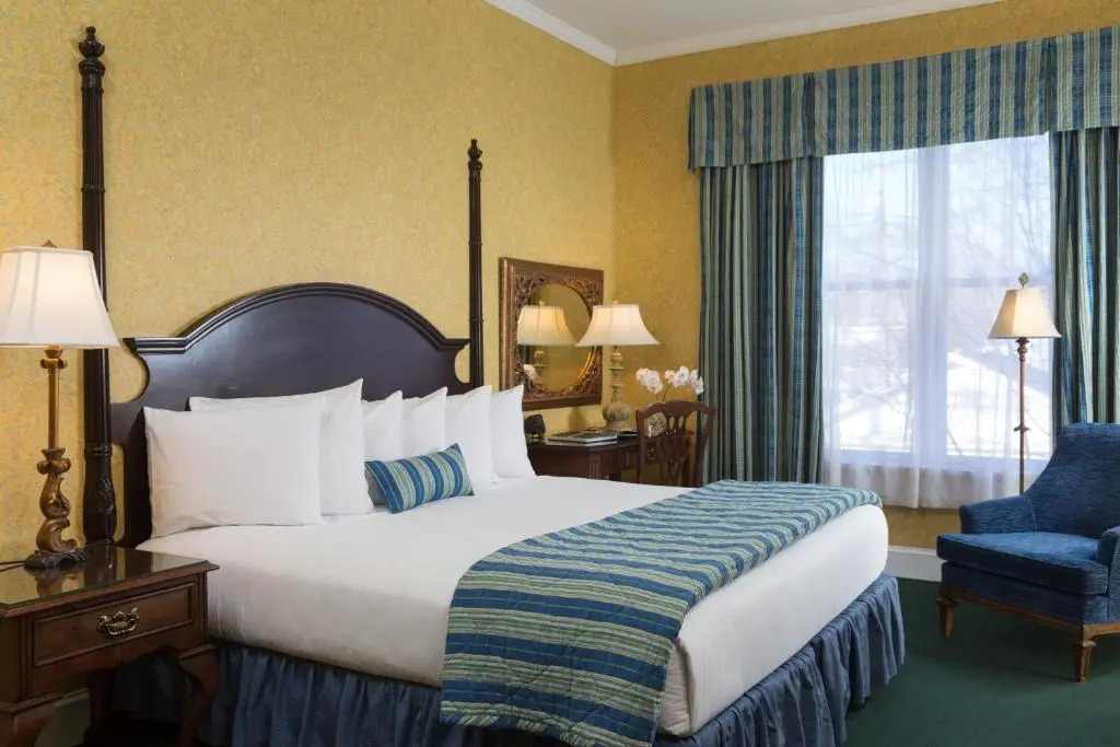 Saratoga Arms Hotel