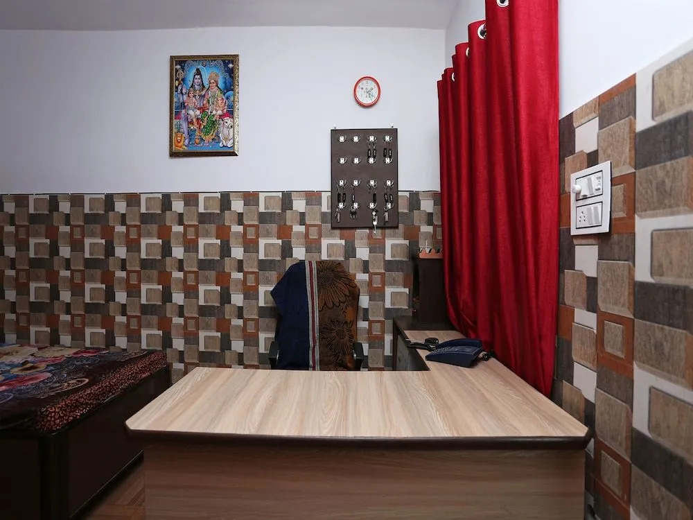 OYO 14920 Blue Heart Guest House