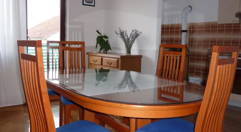 Apartments Kaštel Novi