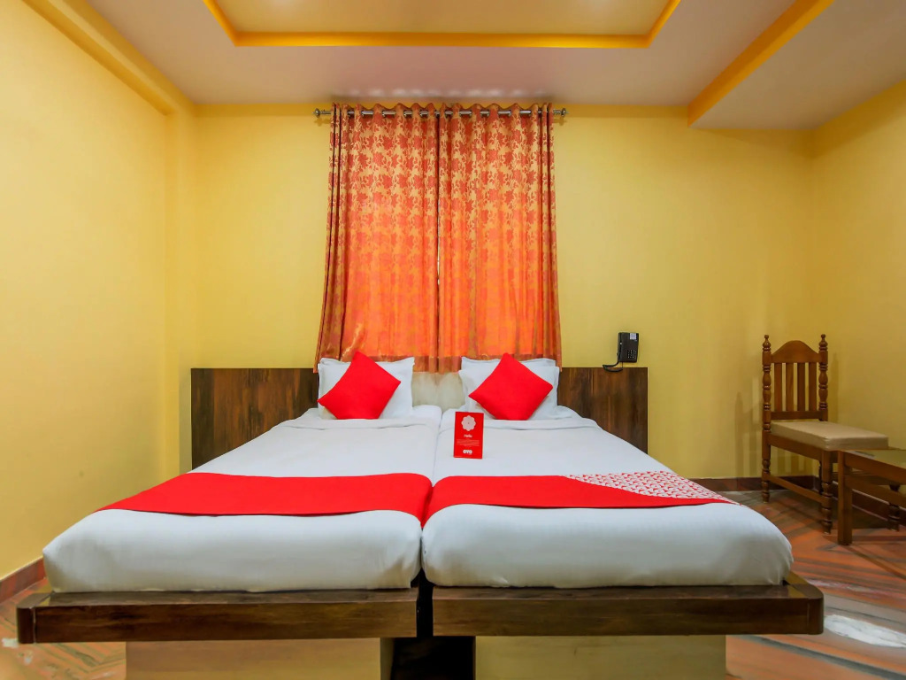 OYO 14779 Meera Motels & Residency