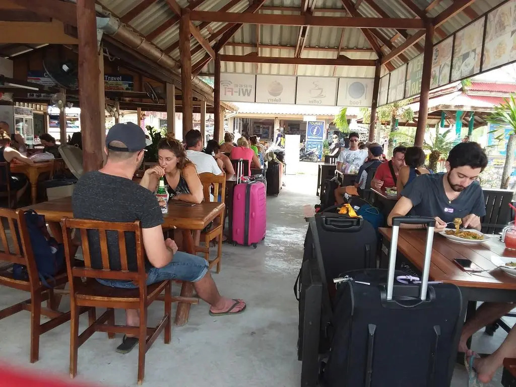 At Pier Hostel Lanta