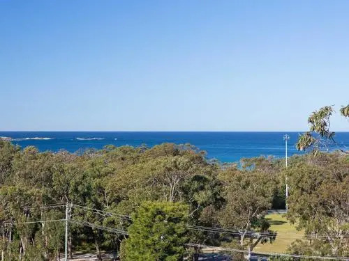 Whale Tales' 78 Lentara Street - Fantastic Water Views Over Fingal Beach